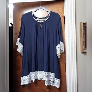 Suzanne Betro Size 4X, Plus Size Blue and White Blouse
